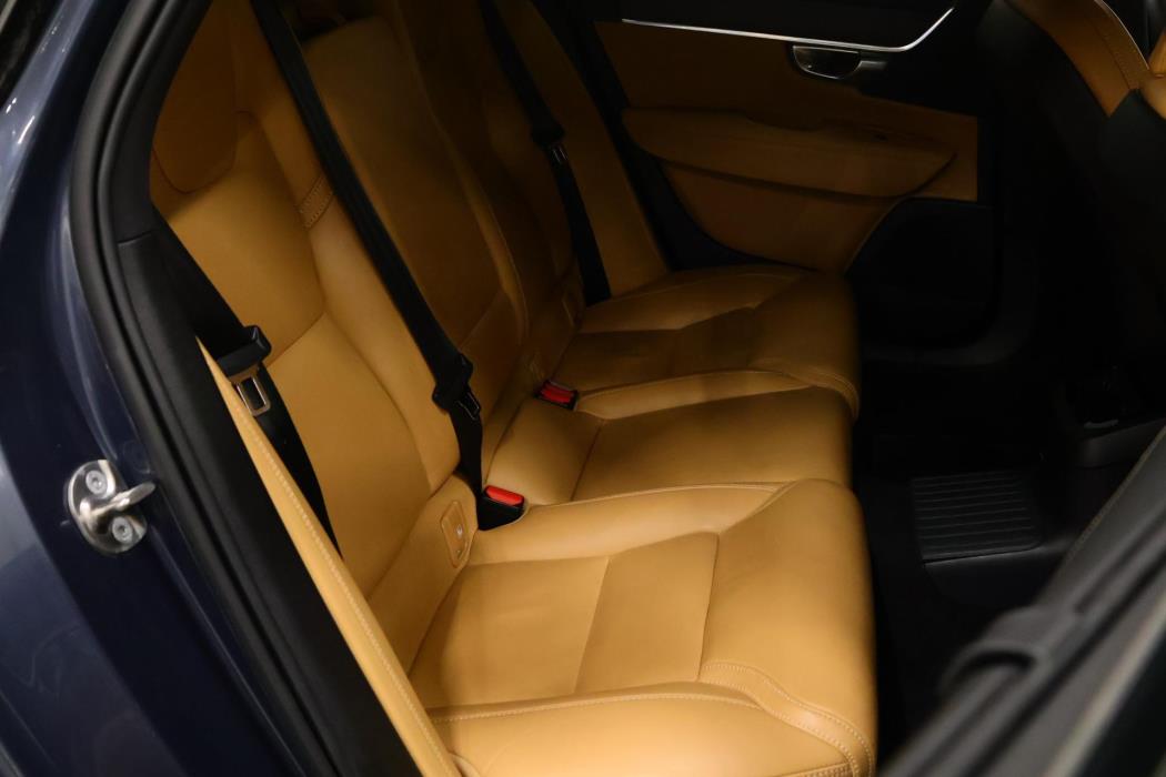 VOLVO V90 2022
