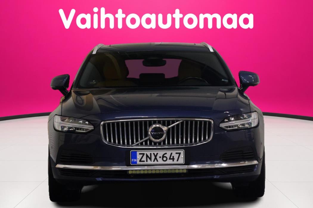 VOLVO V90 2022