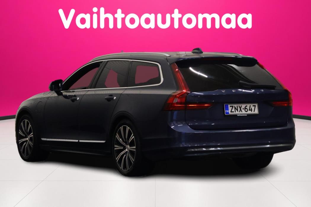 VOLVO V90 2022
