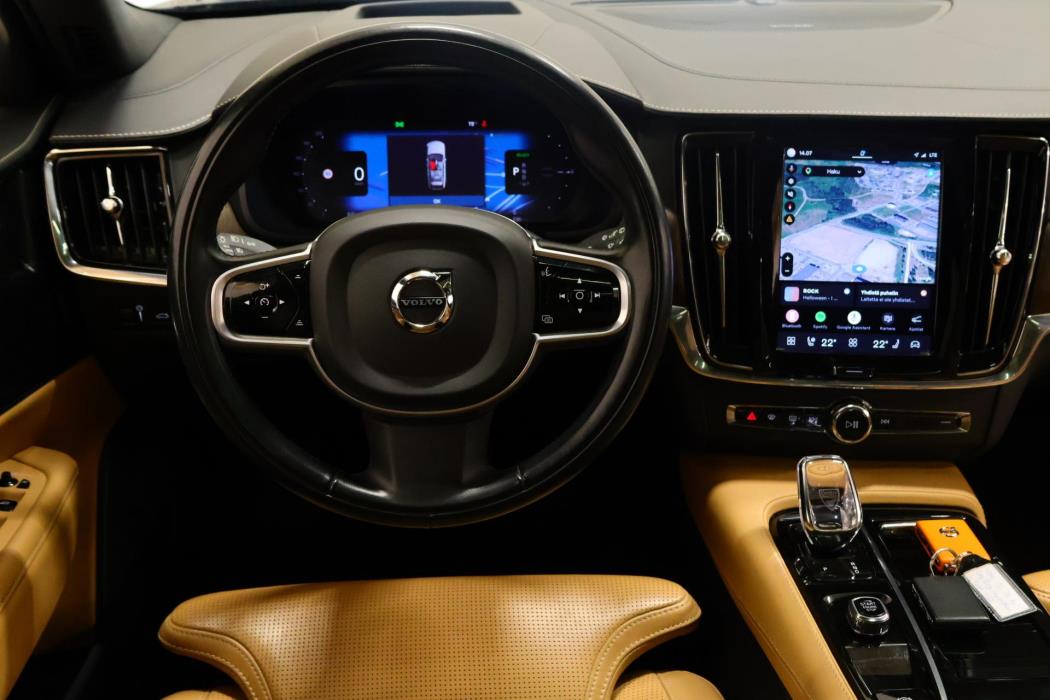 VOLVO V90 2022