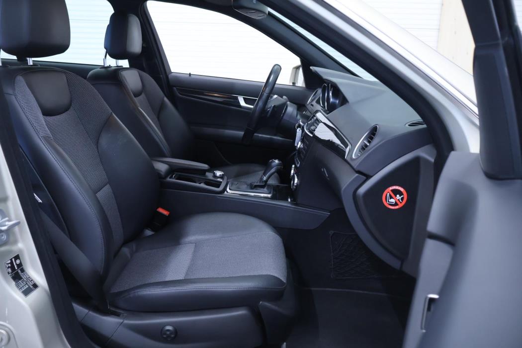 MERCEDES-BENZ C 2011