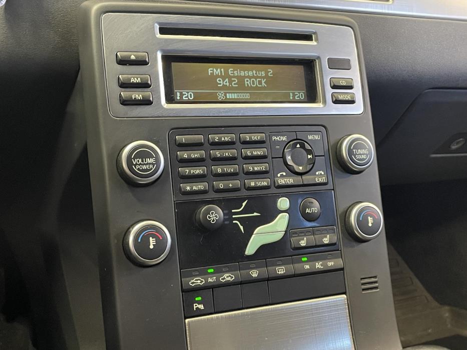 VOLVO V70 2010