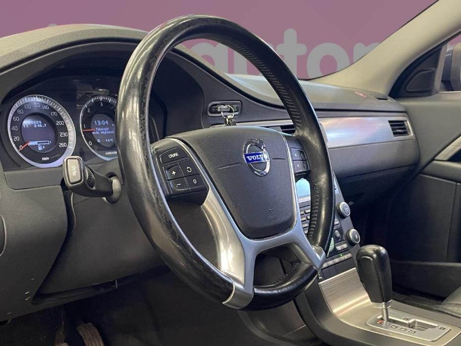 VOLVO V70 2010