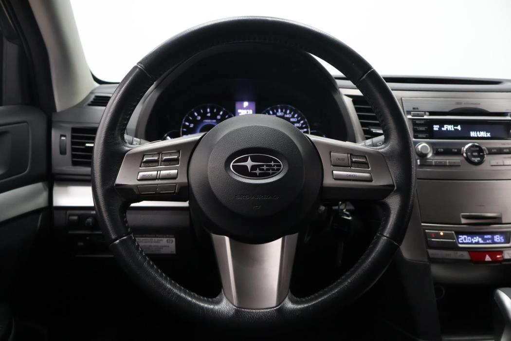 SUBARU Outback 2011