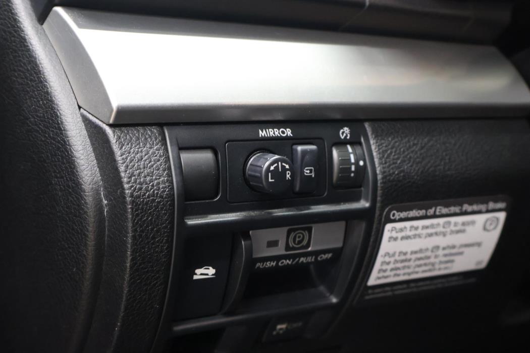 SUBARU Outback 2011