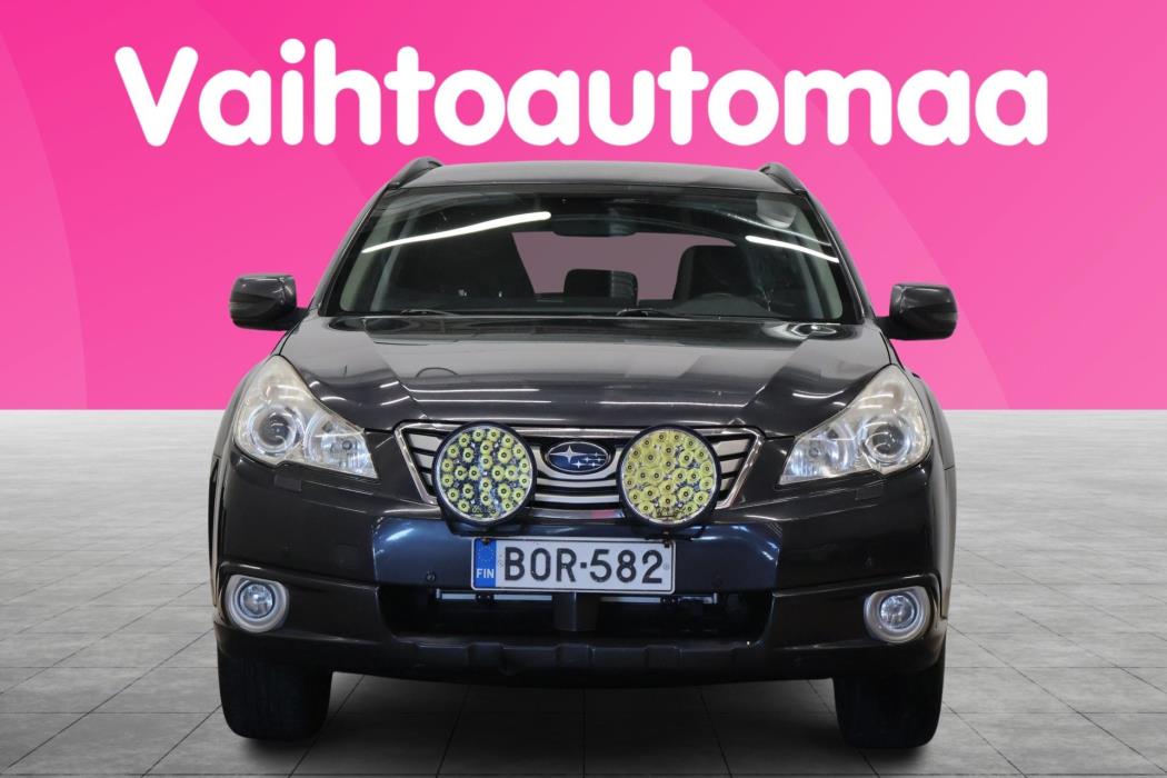 SUBARU Outback 2011