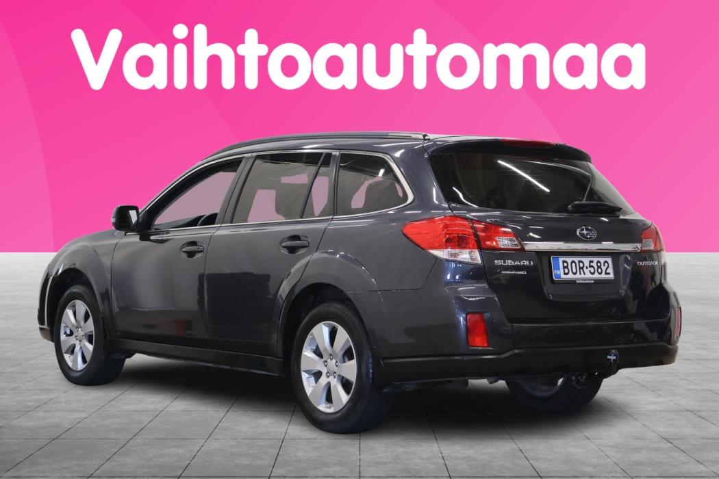 SUBARU Outback 2011