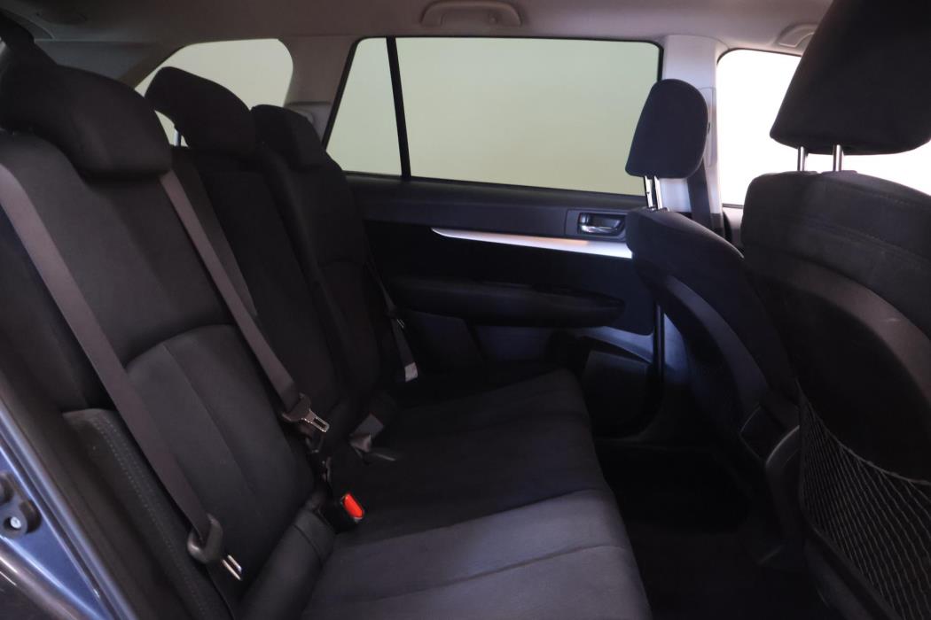SUBARU Outback 2011