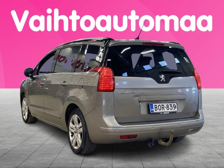 PEUGEOT 5008 2010