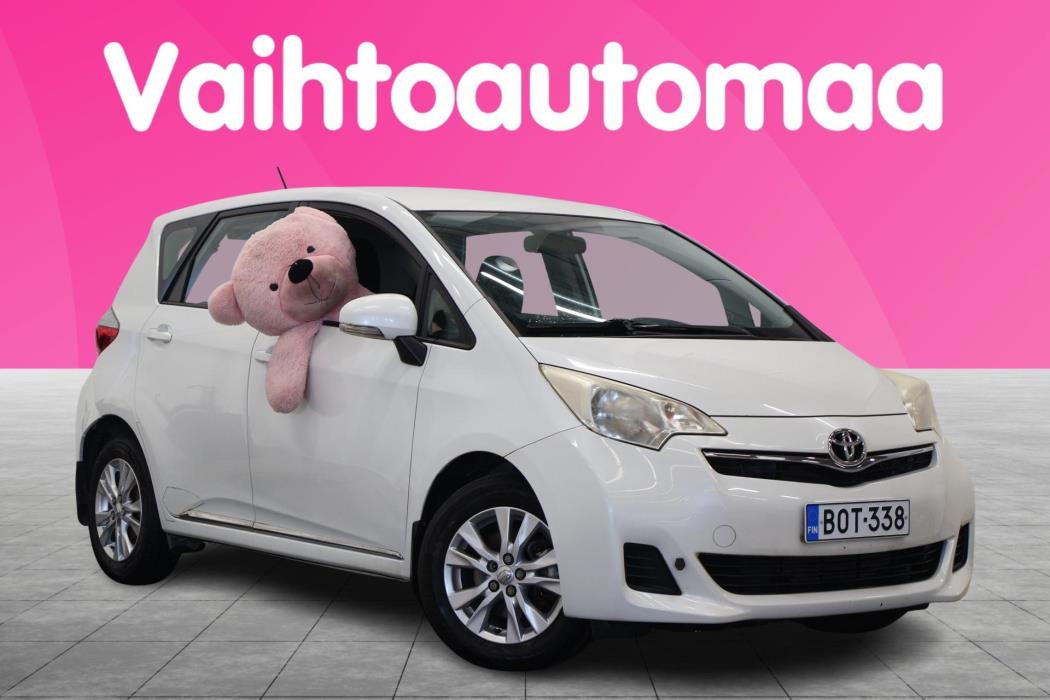 TOYOTA Verso-S 2011