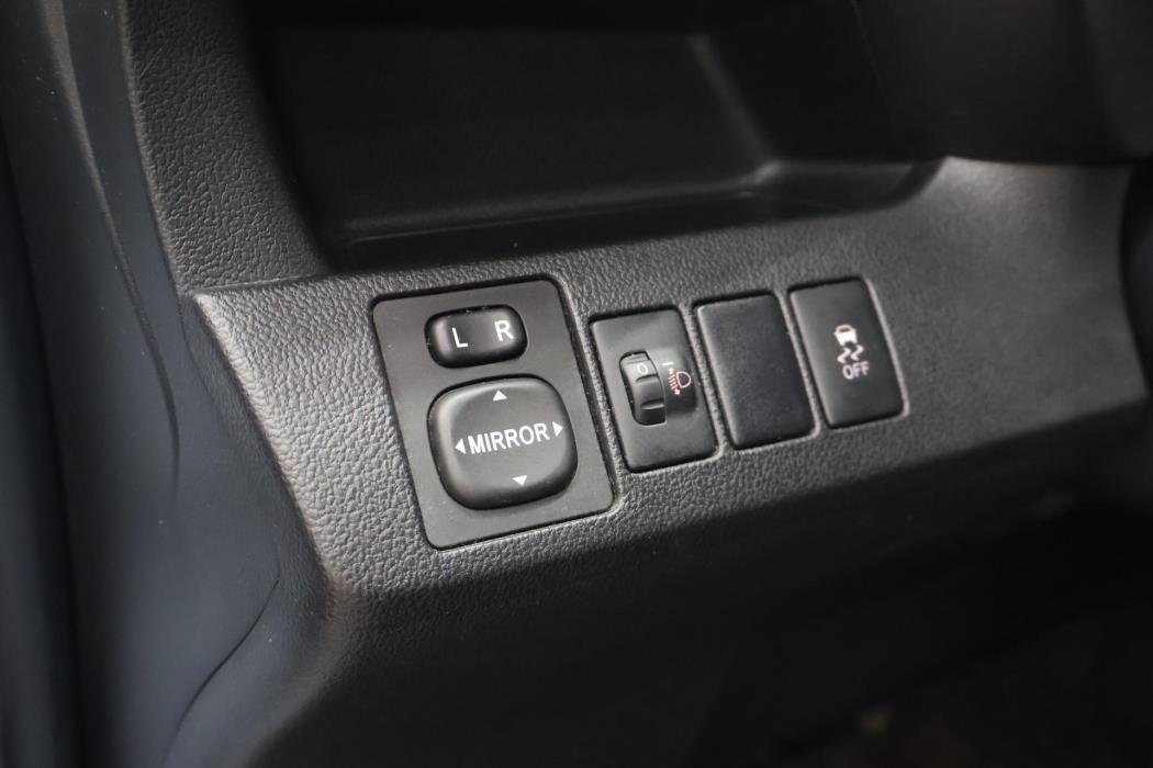 TOYOTA Verso-S 2011