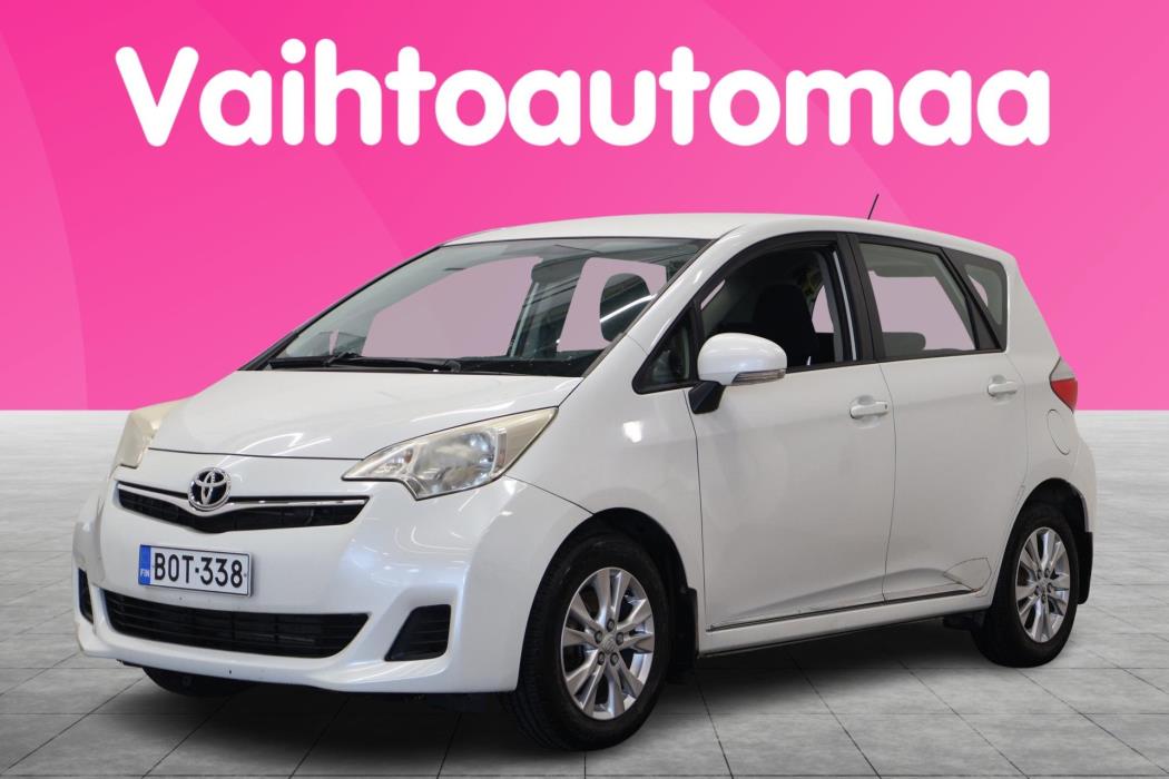 TOYOTA Verso-S 2011