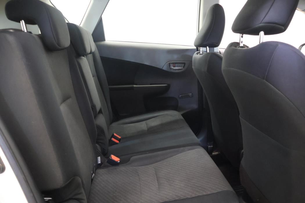 TOYOTA Verso-S 2011