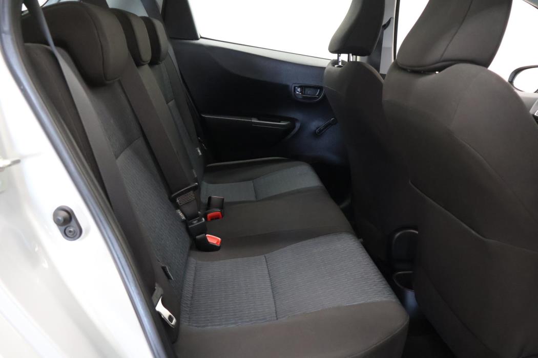 TOYOTA Yaris 2012