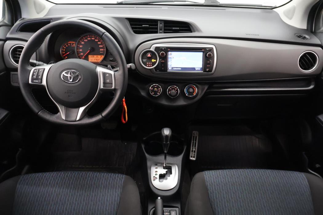 TOYOTA Yaris 2012