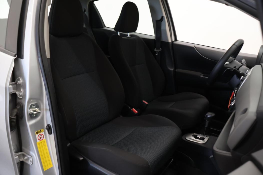 TOYOTA Yaris 2012