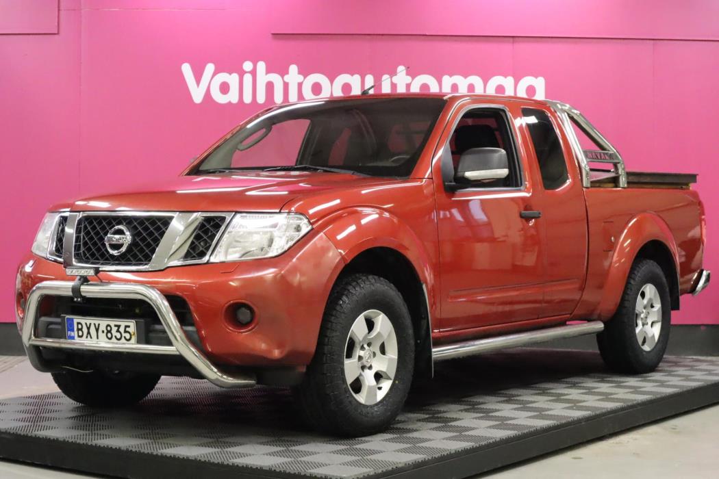 NISSAN Navara 2012