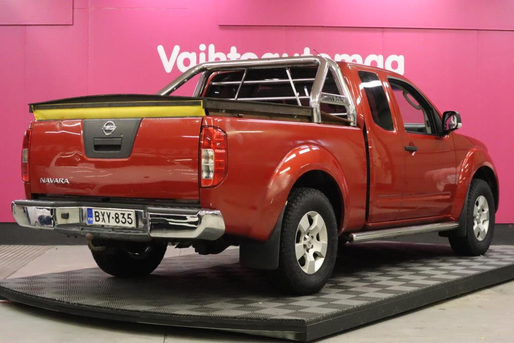 NISSAN Navara 2012