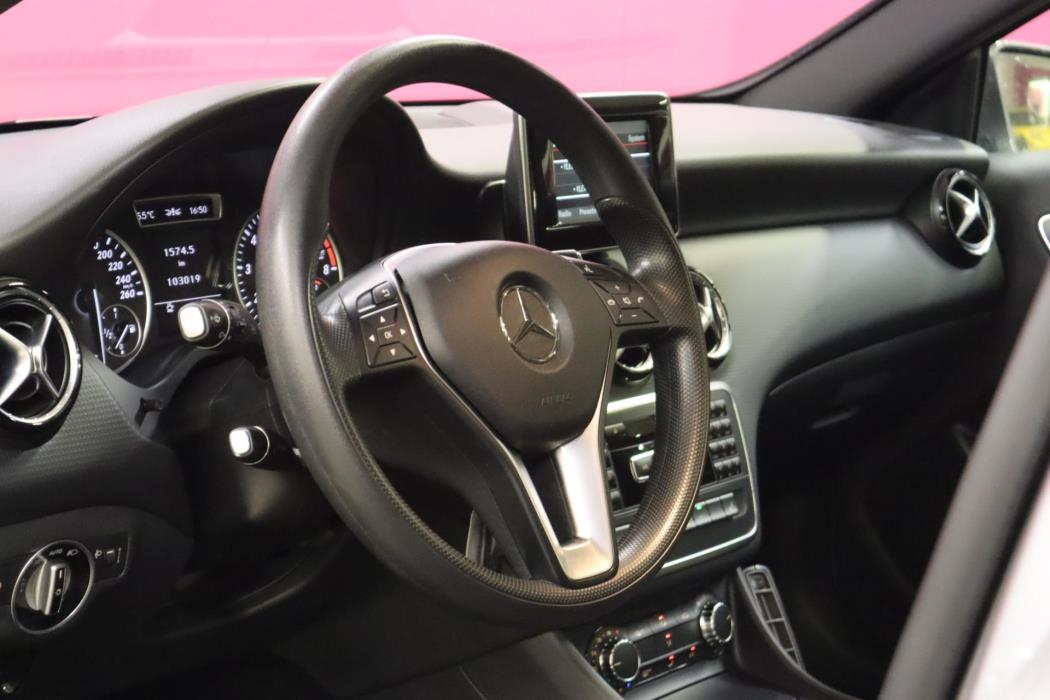 MERCEDES-BENZ A 2013
