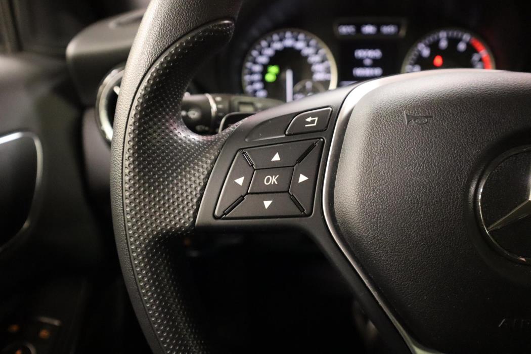 MERCEDES-BENZ A 2013