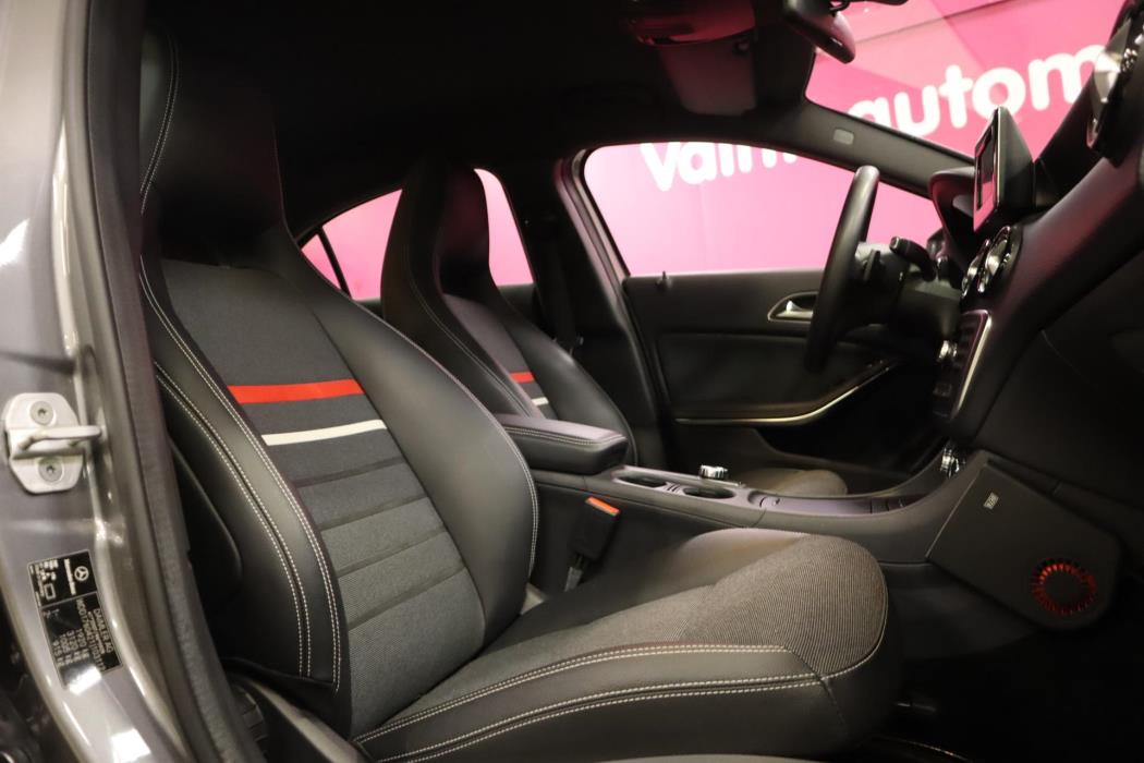 MERCEDES-BENZ A 2013