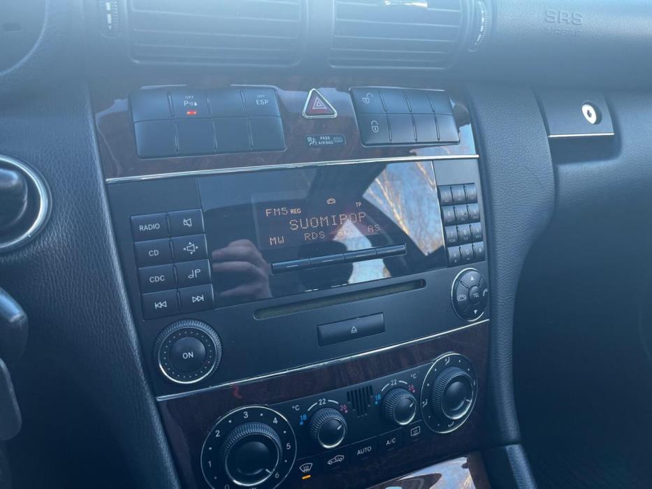 MERCEDES-BENZ C 2005