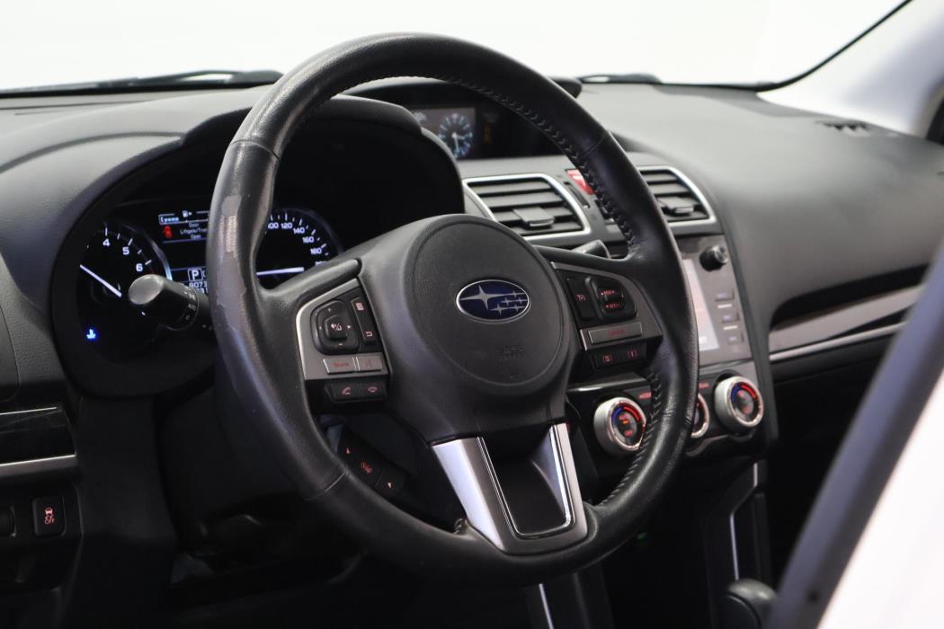 SUBARU Forester 2017