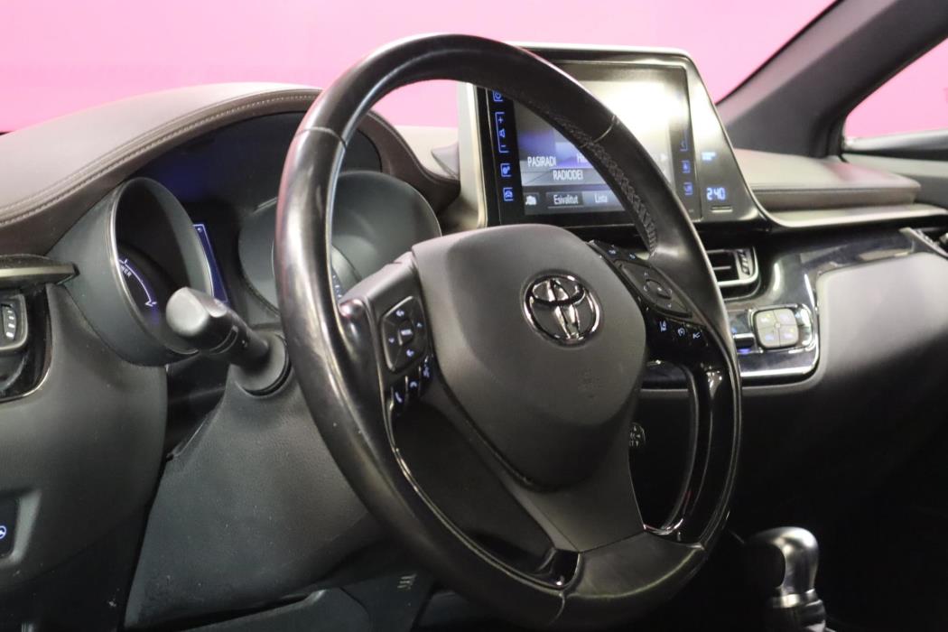 TOYOTA C-HR 2017
