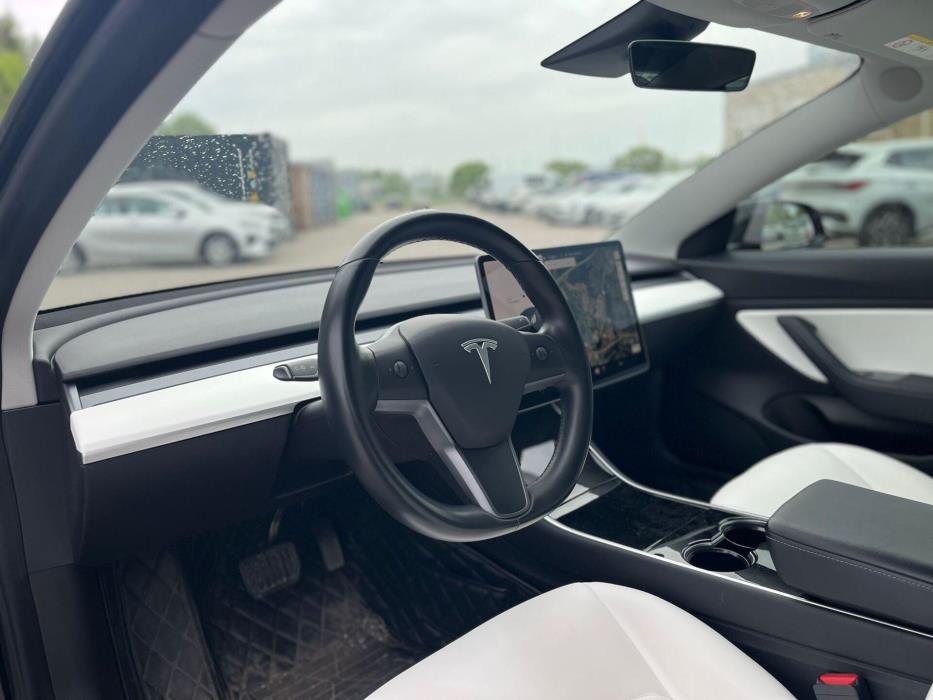 TESLA Model 3 2019