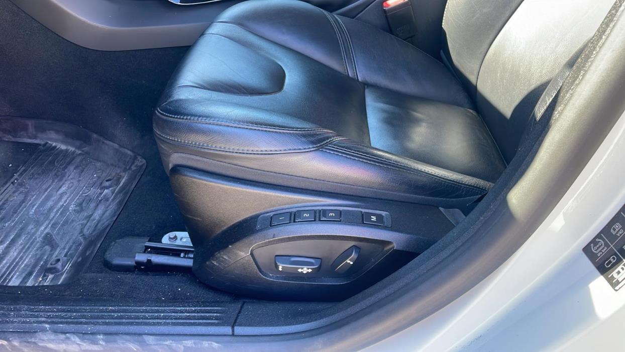 VOLVO V40 2019