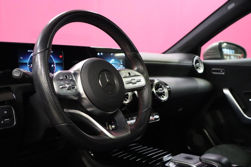 MERCEDES-BENZ A 2020