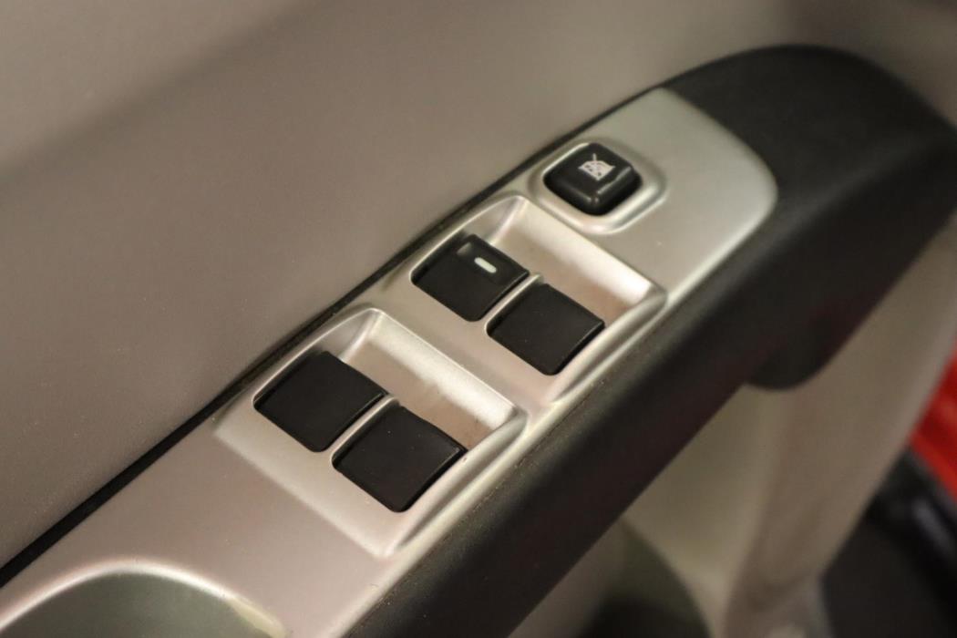 MITSUBISHI L200 2012