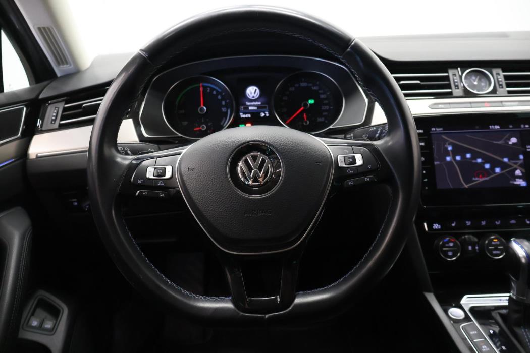 VOLKSWAGEN Passat 2018