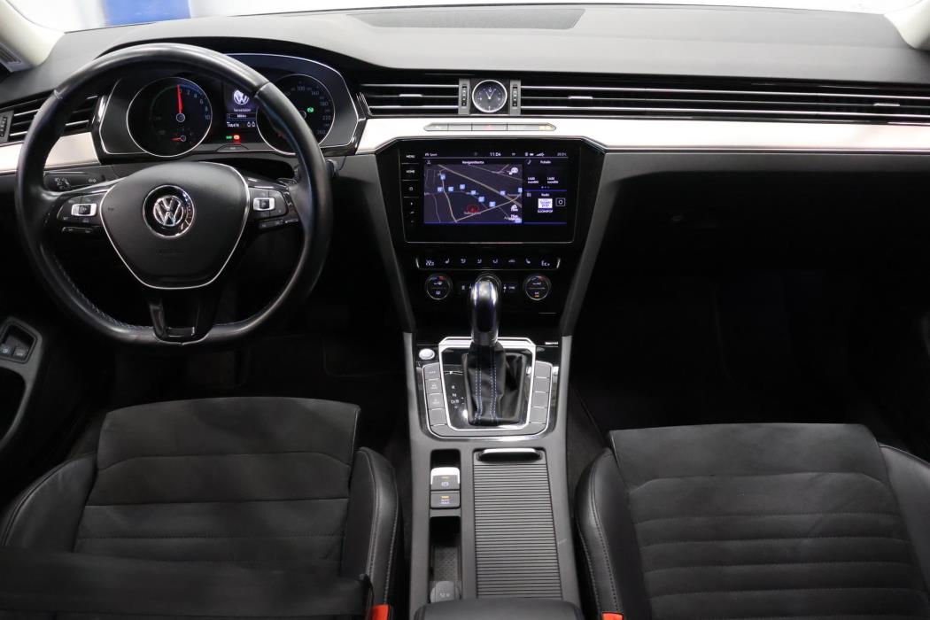 VOLKSWAGEN Passat 2018