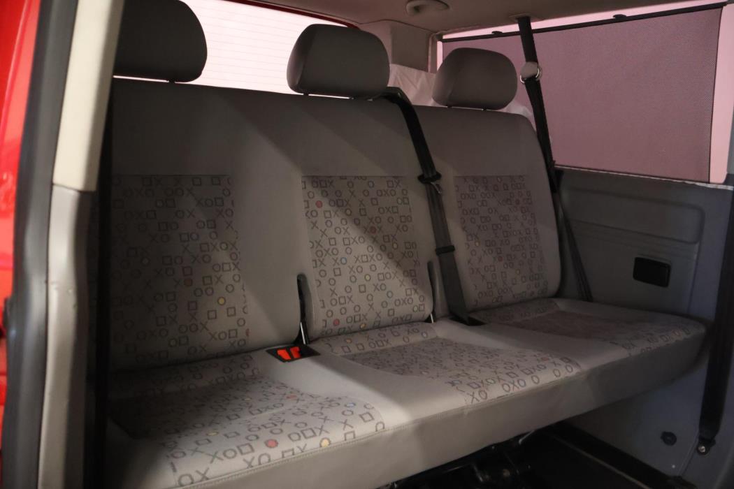 VOLKSWAGEN Transporter 2006