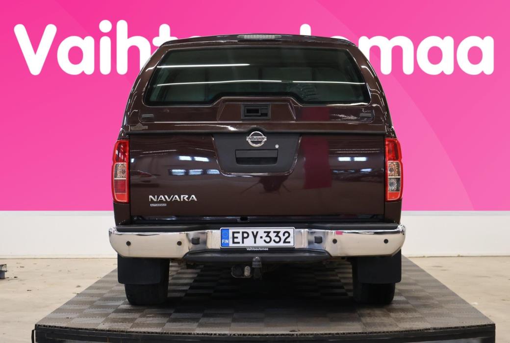NISSAN Navara 2012
