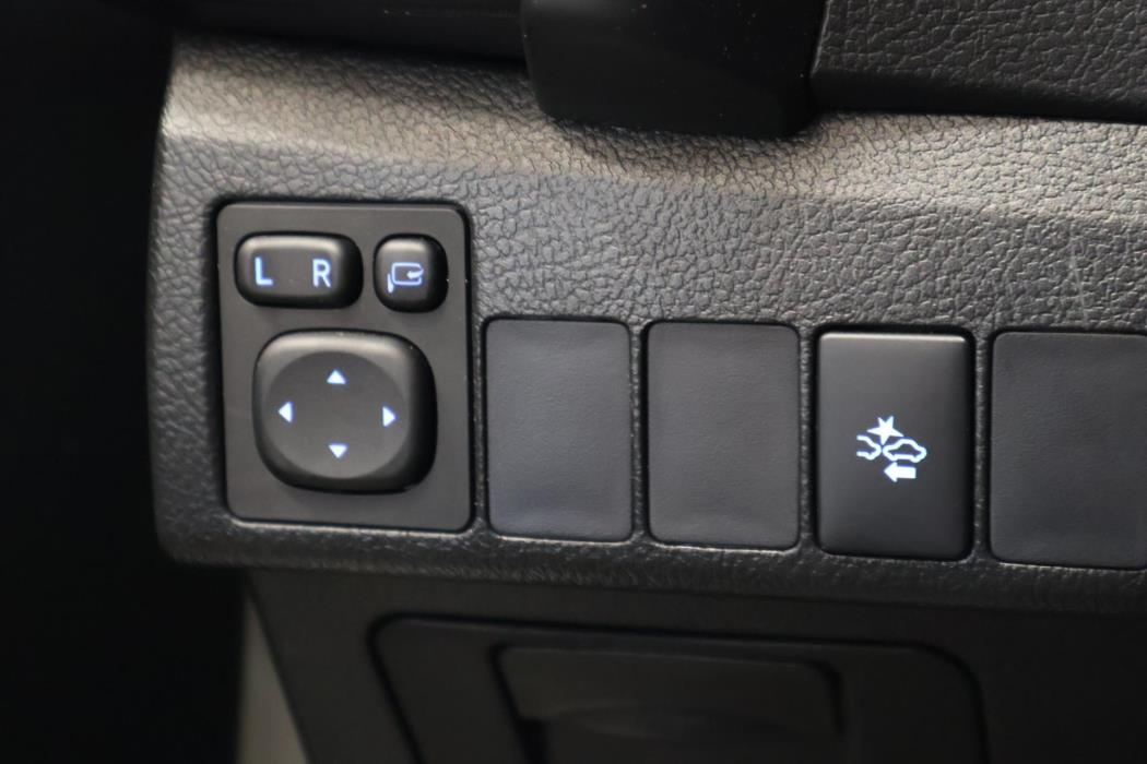 TOYOTA Auris 2016