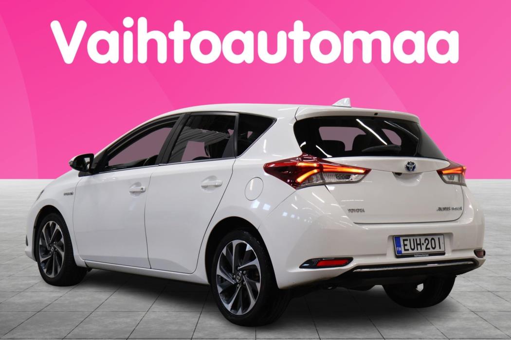 TOYOTA Auris 2016