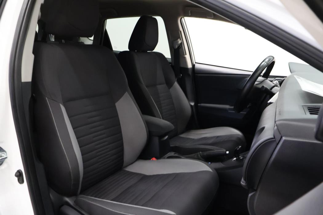 TOYOTA Auris 2016