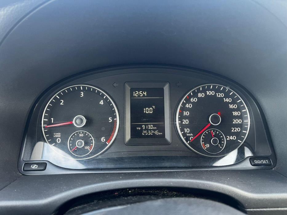 VOLKSWAGEN Caddy Maxi 2012