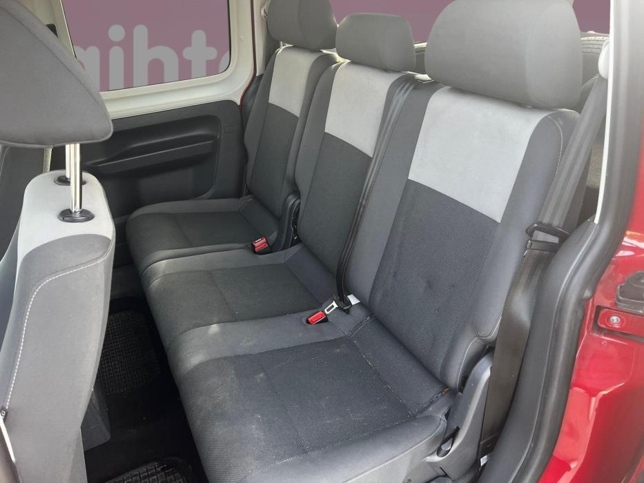 VOLKSWAGEN Caddy Maxi 2012