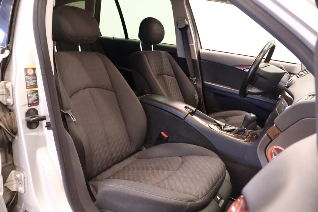 MERCEDES-BENZ E 2004