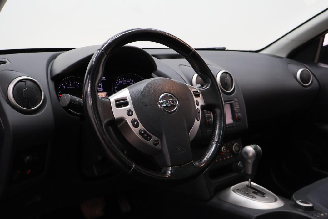 NISSAN Qashqai+2 2010