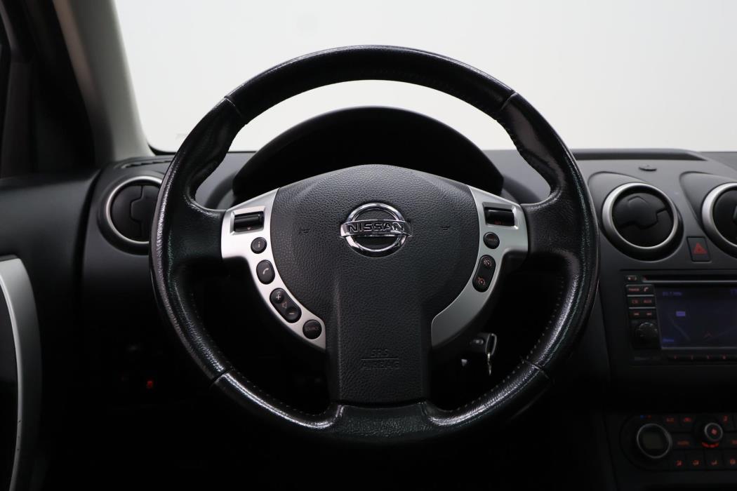 NISSAN Qashqai+2 2010