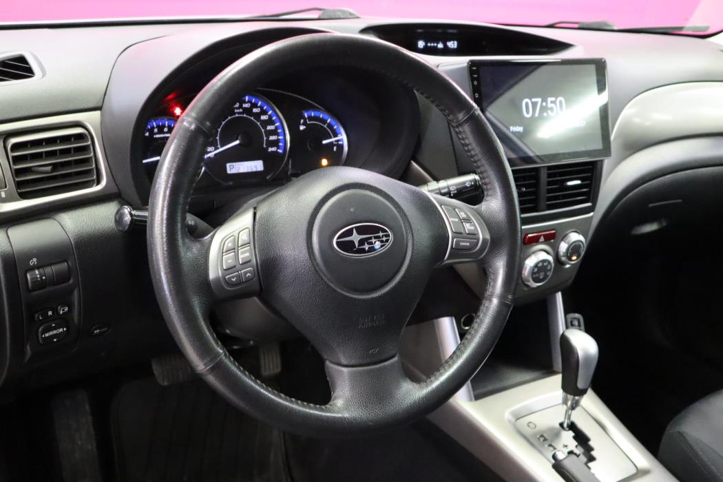 SUBARU Forester 2011