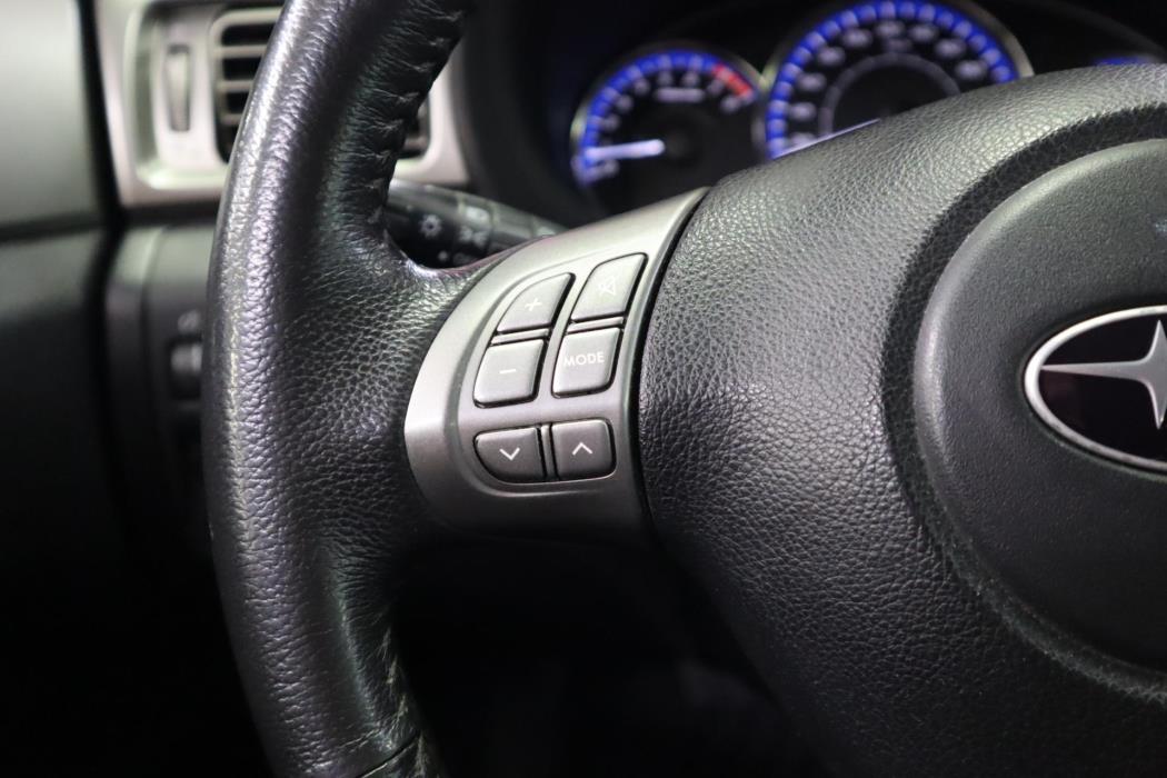 SUBARU Forester 2011