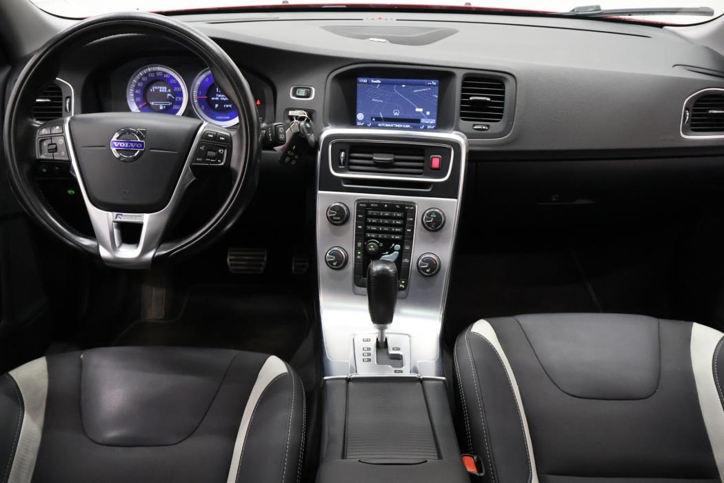 VOLVO V60 2012