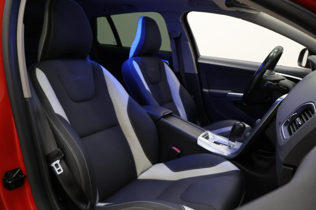 VOLVO V60 2012