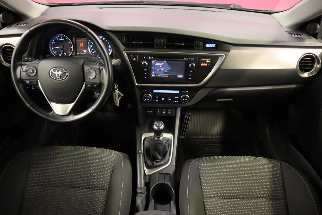 TOYOTA Auris 2013