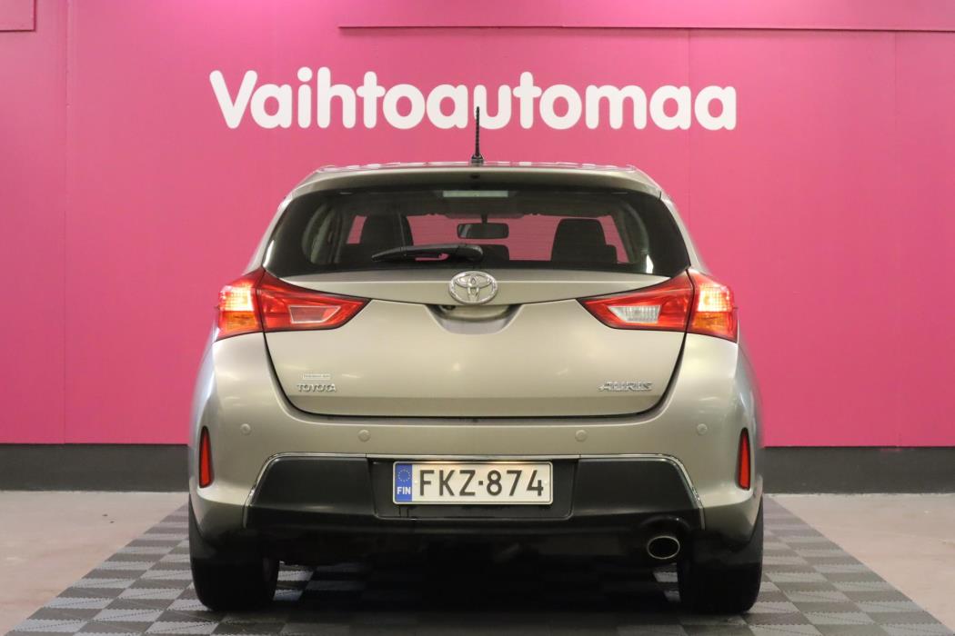 TOYOTA Auris 2013